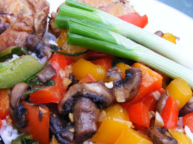 Stir fried Mushrooms with Bell Peppers in Asian Sauce-Prepared Appetizers & Side Dishes-The Oriental Saga-The Flavour Saga